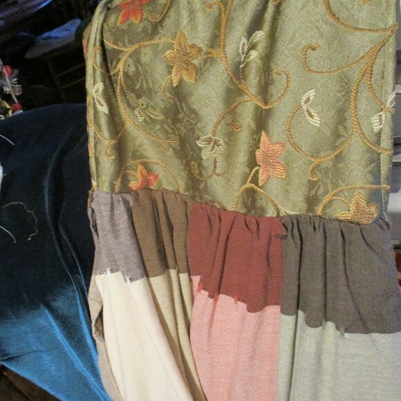 Pinafore/Apron/ Over- dress upcycled linen tablecloth and brocade - Picture 6 of 9